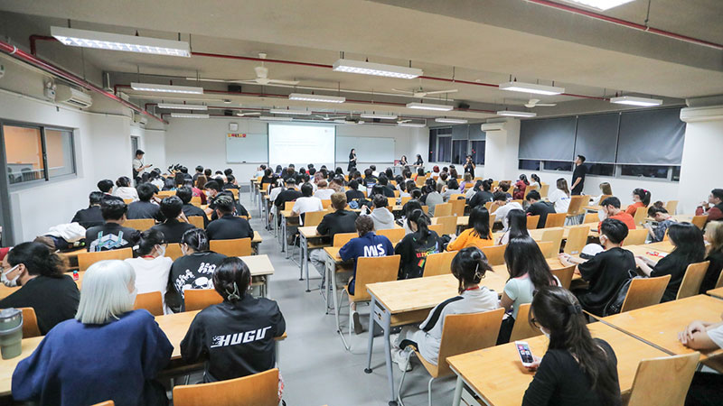 Lệ phí thi Vstep Đại học Thương mại