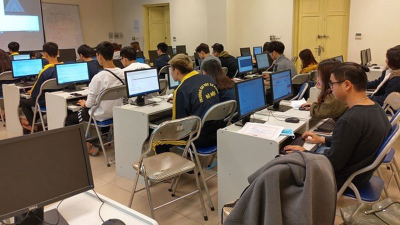 Điều kiện miễn thi ngoại ngữ, tin học chuyên viên chính